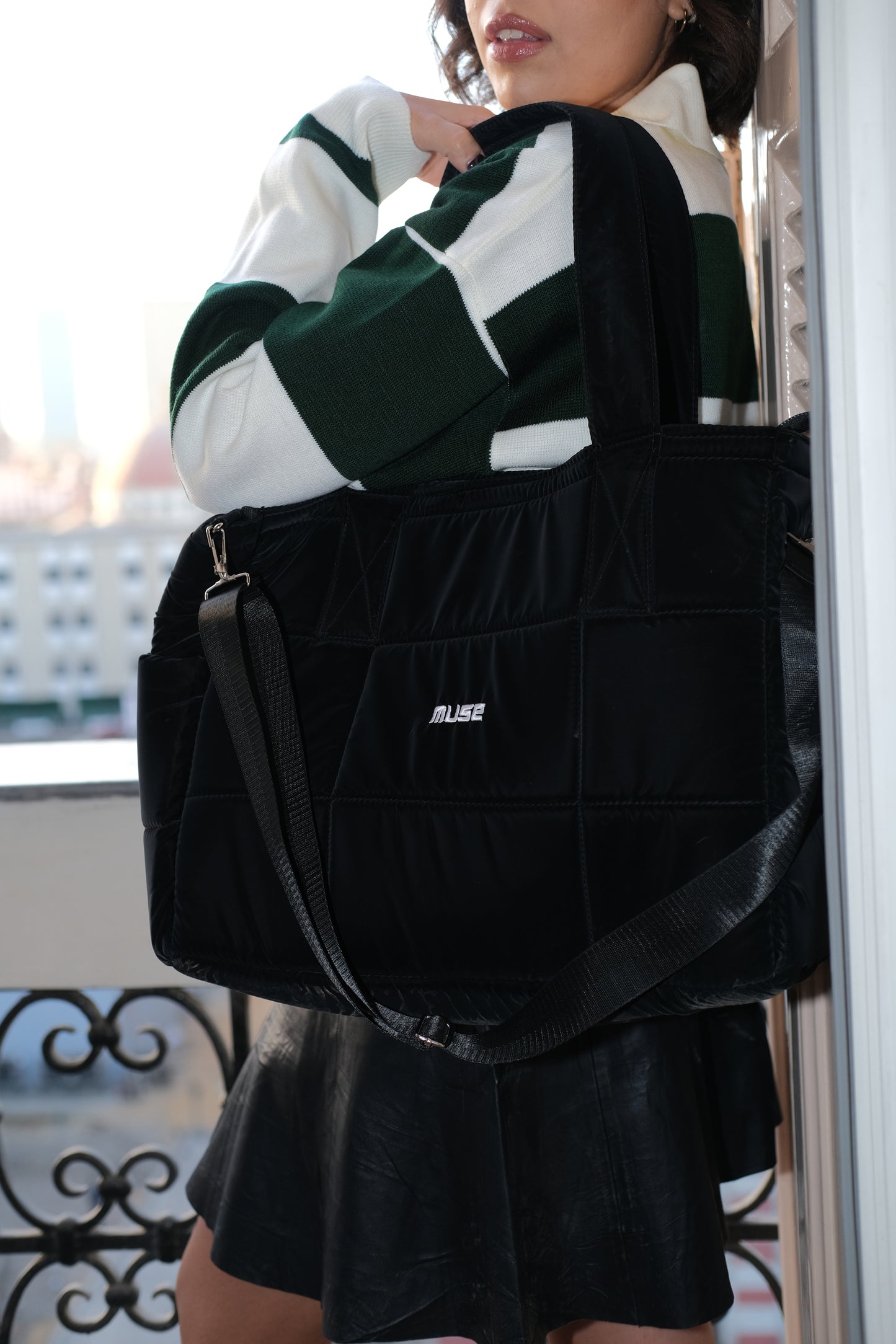 Muse puffer bag in deep black