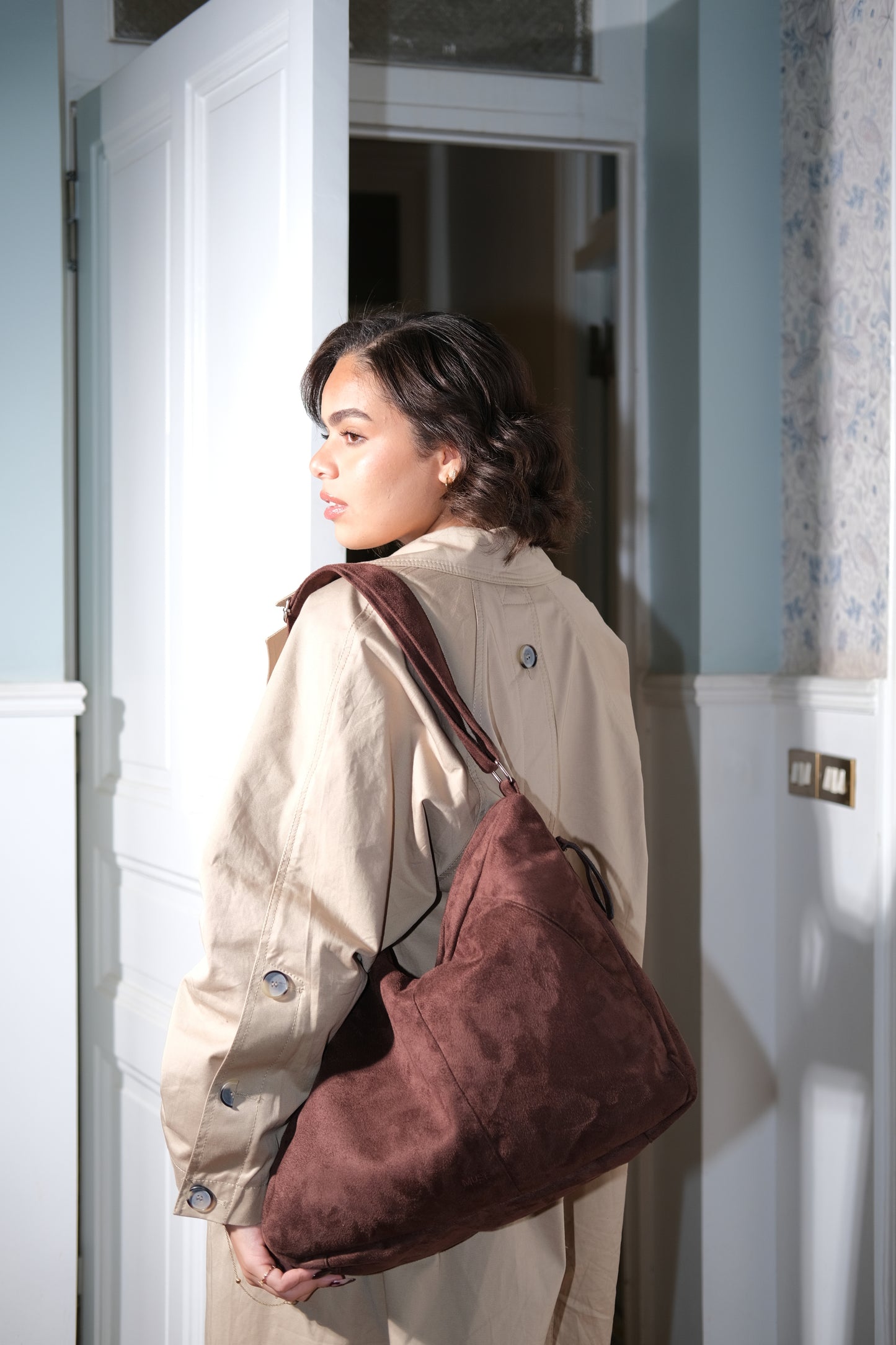 Voina tote bag in brown ( Suede)