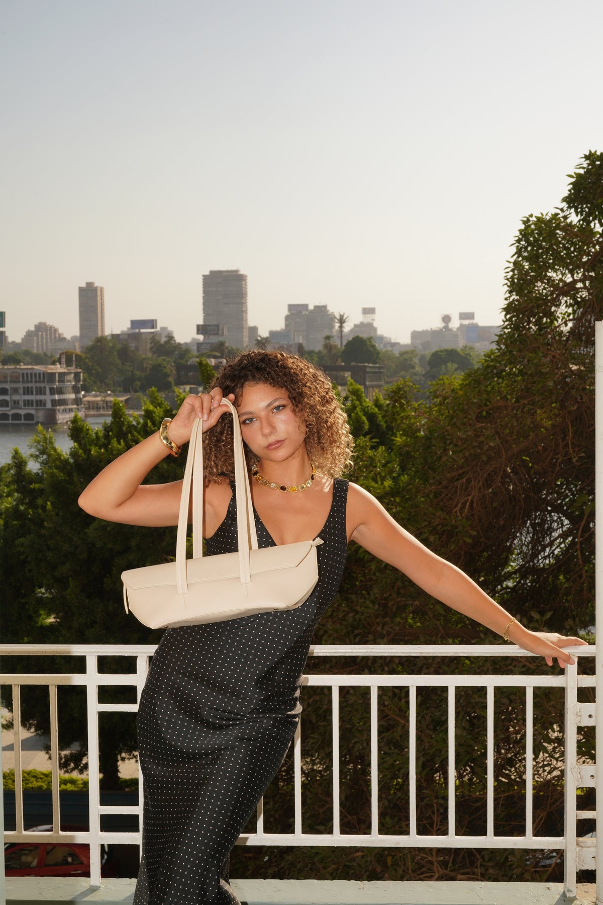 Arco shoulder Bag in crème
