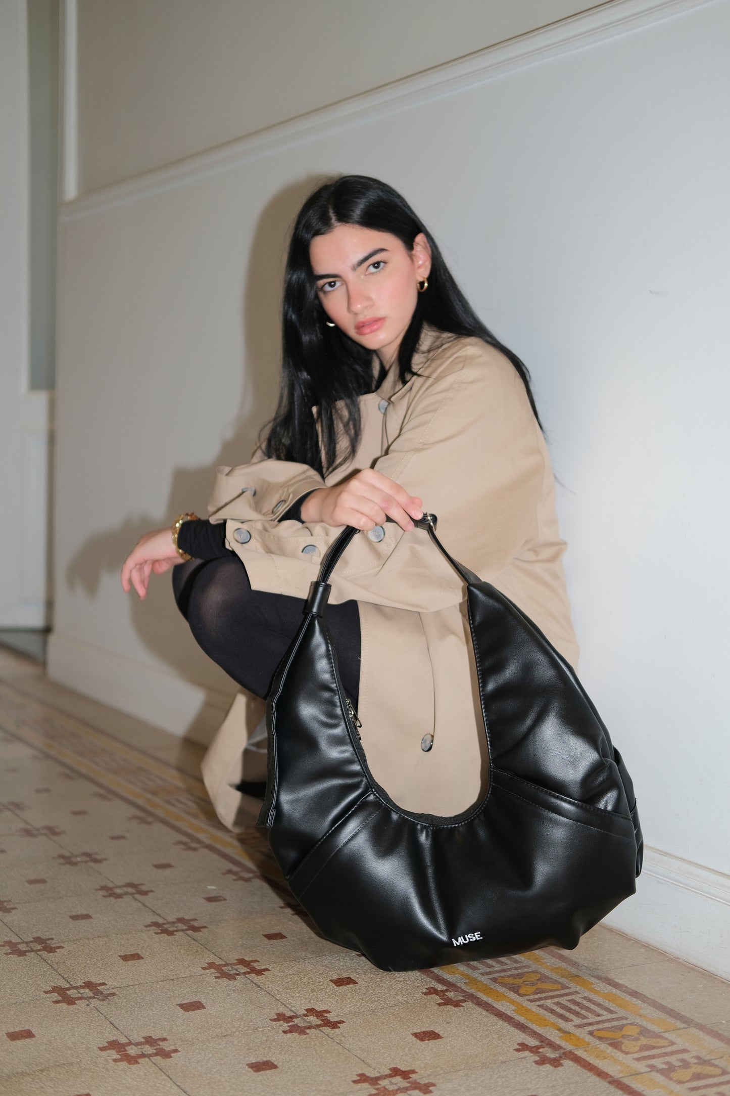 The croissant bag in midnight( Leather )