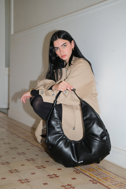 The croissant bag in midnight( Leather )