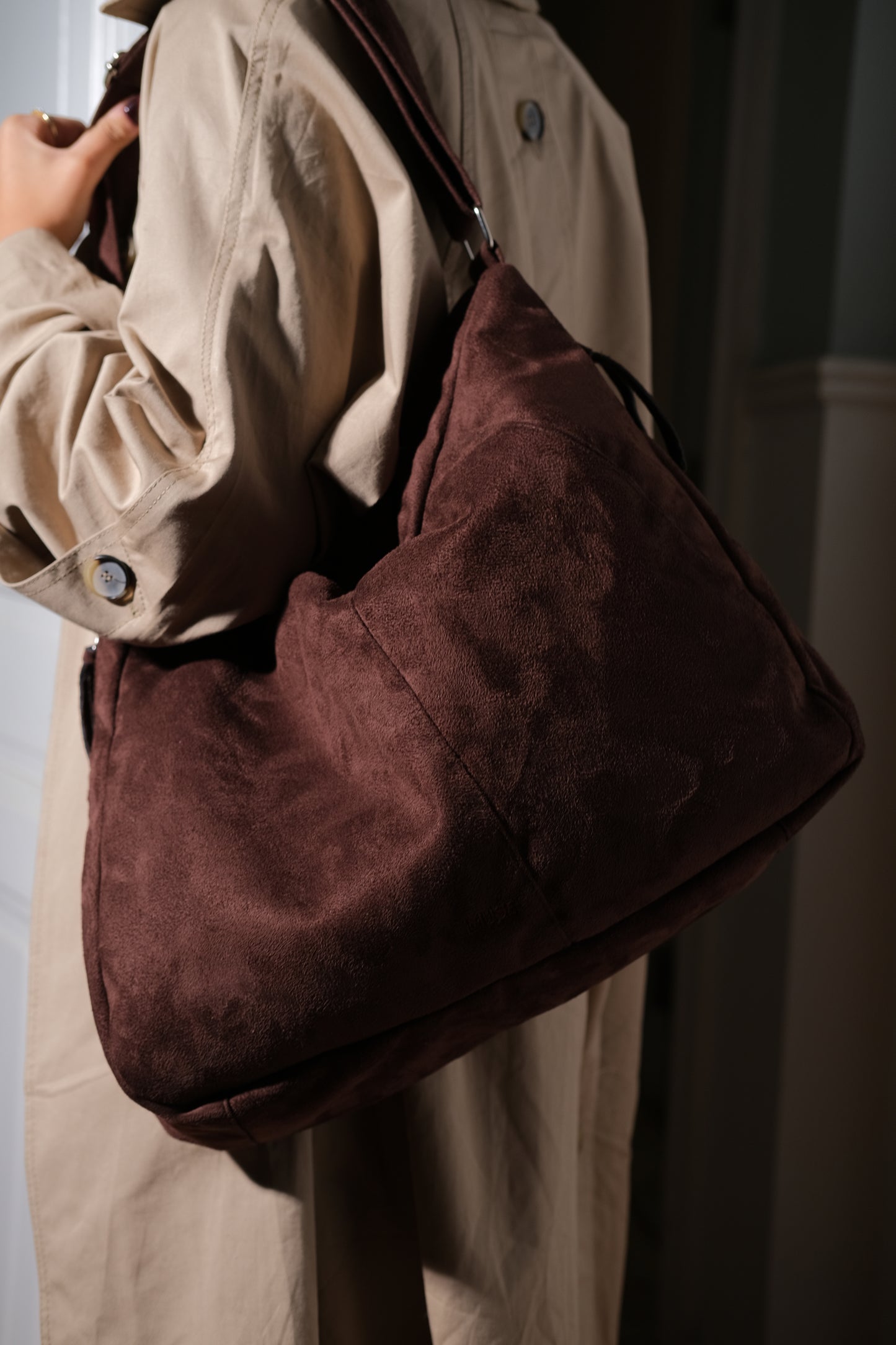 Voina tote bag in brown ( Suede)