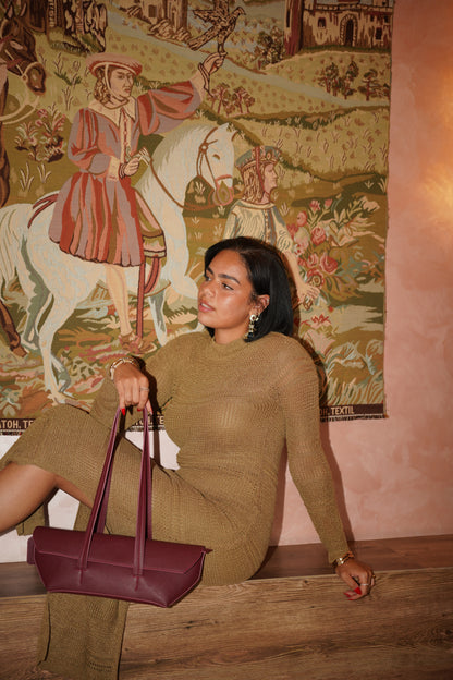 Acro shoulder Bag in Burgundy