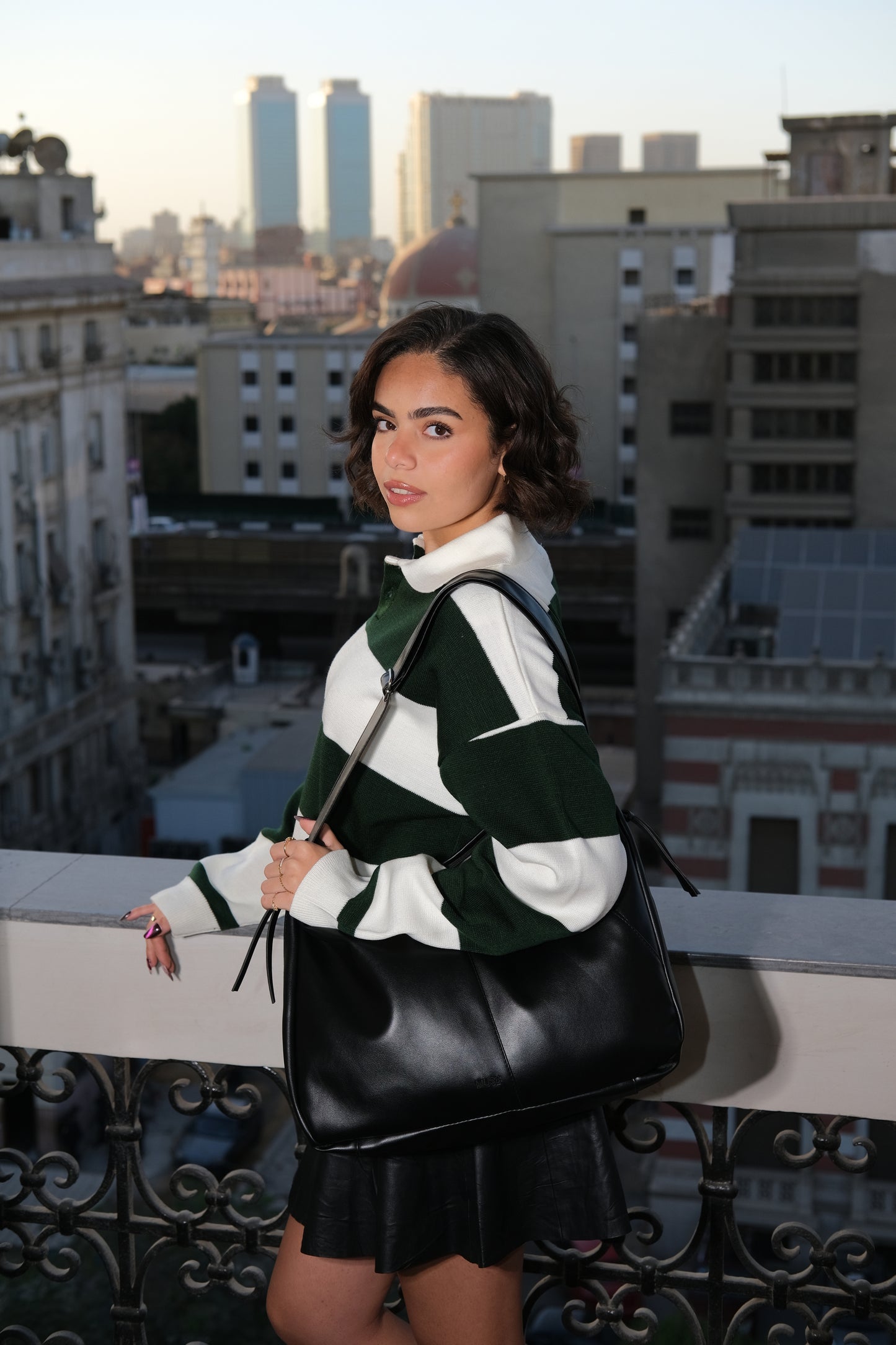 Viona tote bag in black ( Leather )